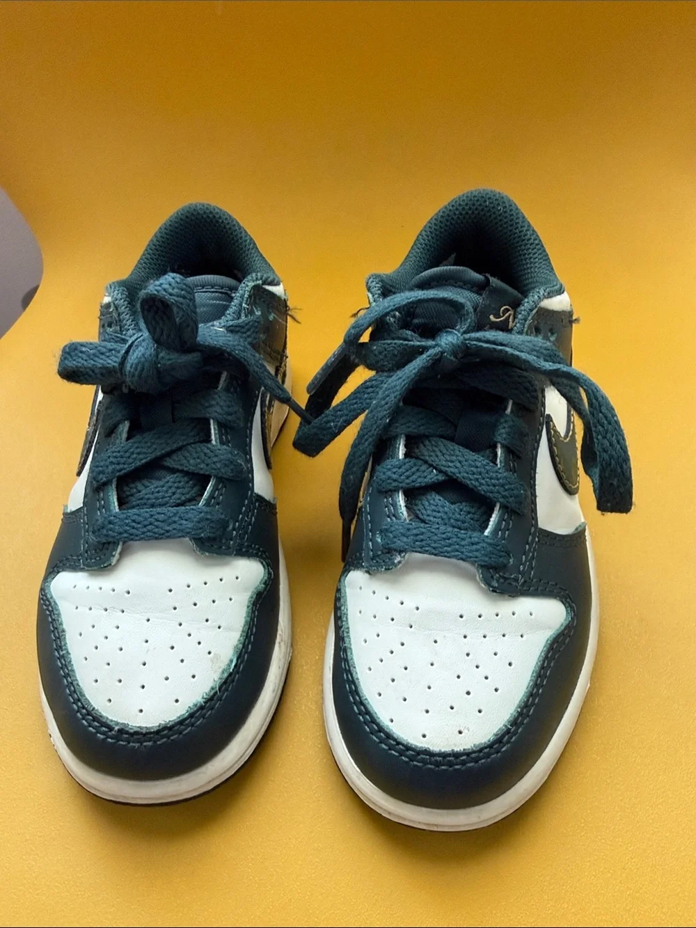 Nike Kids Green and White Sneakers